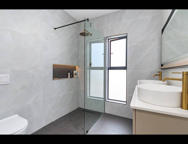 4 BEDROOM FREEHOLD FOR SALE IN SANDOWN